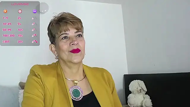 Snapshot of Angelina_Stone_65 chatting on March 4, 2025, 5:34 pm Angelina Stone 65 online show from March 4, 2025, 5:34 pm
