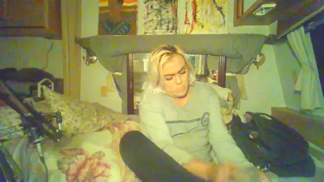 HoneyBdaQueen online show from October 21, 2025, 7:52 am