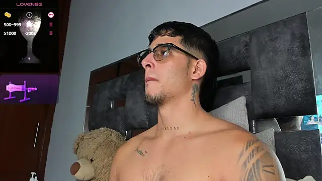 iamcamiloo  online show from October 31, 2025, 5:48 am