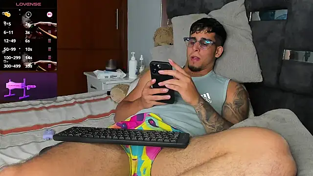 iamcamiloo  online show from September 18, 2025, 5:32 am