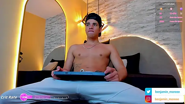 Benjamin More online show from October 8, 2025, 11:12 am