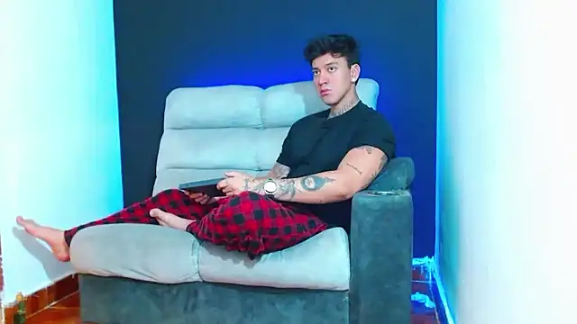 JUSTIN FULLER1 online show from January 9, 2026, 6:26 pm