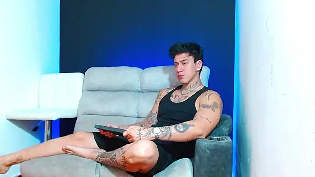 JUSTIN FULLER1 online show from February 14, 2026, 7:47 pm