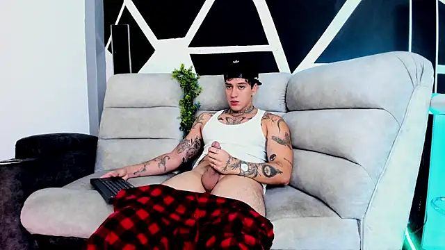 JUSTIN FULLER1 online show from October 9, 2025, 9:26 pm