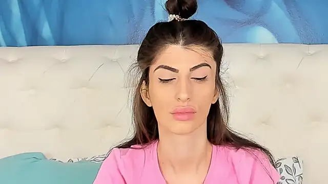 Snapshot of SkinnyDolly chatting on November 11, 2025, 3:12 am SkinnyDolly online show from November 11, 2025, 3:12 am