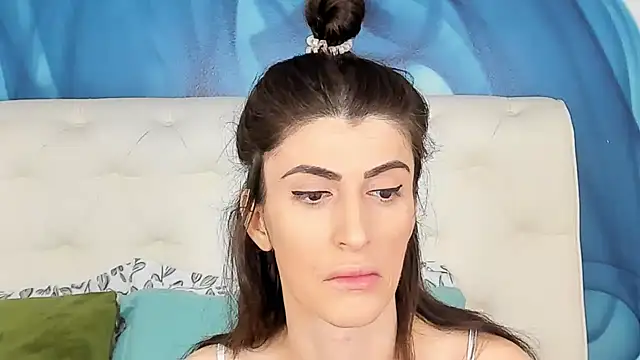 Snapshot of SkinnyDolly chatting on November 3, 2025, 3:12 am SkinnyDolly online show from November 3, 2025, 3:12 am