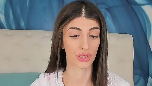 Snapshot of SkinnyDolly chatting on January 11, 2026, 9:22 pm SkinnyDolly online show from January 11, 2026, 9:22 pm