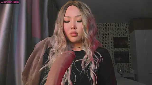 uko sa online show from December 2, 2025, 3:25 pm