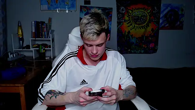 hornyadamsex online show from April 25, 2026, 3:31 pm