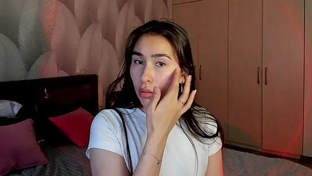 Bambiii bby online show from December 22, 2025, 3:39 am