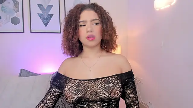 Snapshot of JulianaWaldo chatting on November 25, 2025, 2:39 pm JulianaWaldo online show from November 25, 2025, 2:39 pm