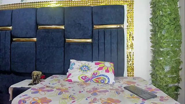 skaysanchez1 online show from October 14, 2025, 7:25 pm