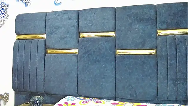 skaysanchez1 online show from April 7, 2026, 8:21 pm