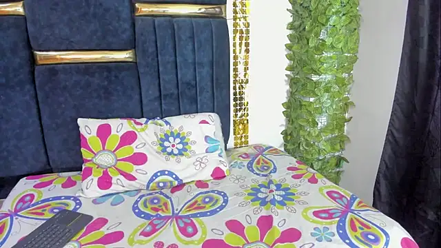 skaysanchez1 online show from October 13, 2025, 7:15 pm