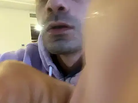 Snapshot of emylolo9 chatting on January 26, 2025, 11:39 am emylolo9 online show from January 26, 2025, 11:39 am