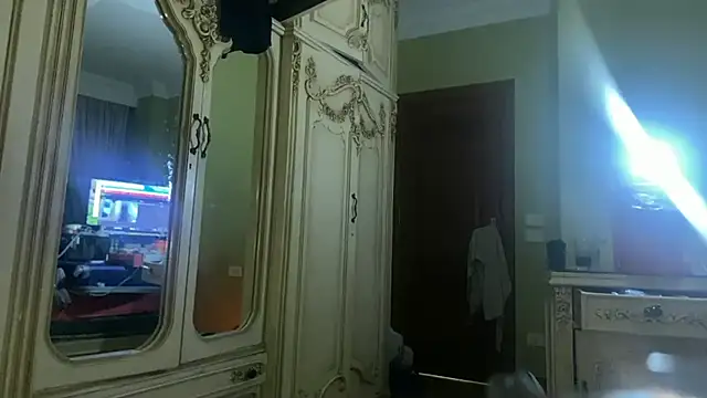 Snapshot of emylolo9 chatting on January 4, 2025, 4:32 pm emylolo9 online show from January 4, 2025, 4:32 pm