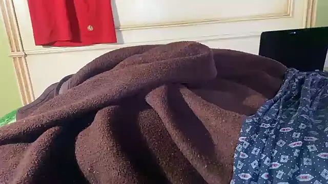 Snapshot of emylolo9 chatting on December 29, 2024, 4:27 am emylolo9 online show from December 29, 2024, 4:27 am