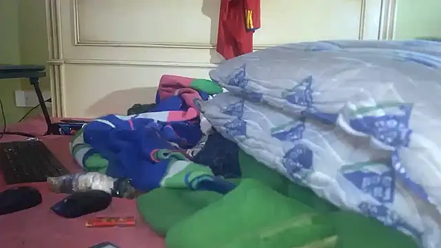 Snapshot of emylolo9 chatting on January 29, 2025, 8:14 pm emylolo9 online show from January 29, 2025, 8:14 pm