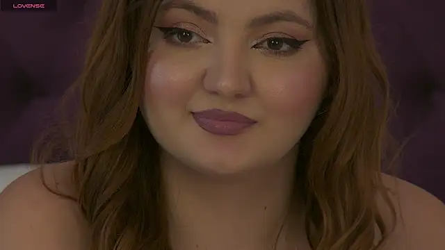 Snapshot of TiaraNox chatting on December 11, 2024, 12:02 pm TiaraNox online show from December 11, 2024, 12:02 pm