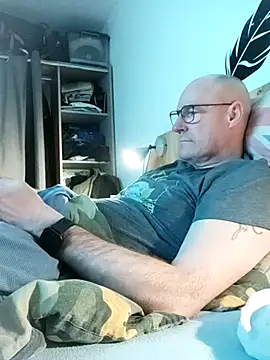 bogland33 online show from March 18, 2026, 7:26 pm