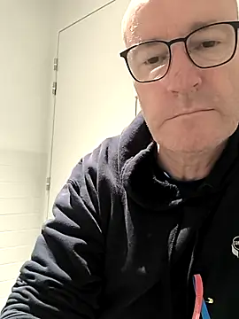 bogland33 online show from October 7, 2025, 1:12 pm