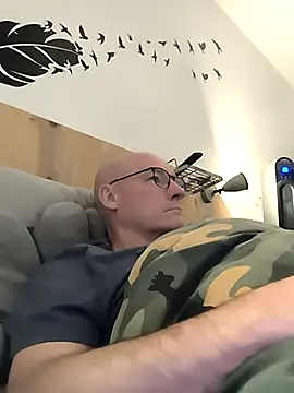 bogland33 online show from October 11, 2025, 10:44 pm