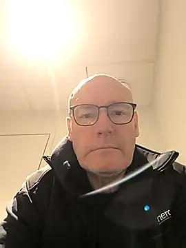 bogland33 online show from December 2, 2025, 4:19 pm