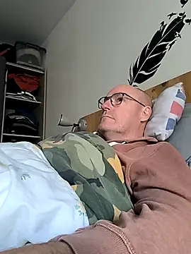 bogland33 online show from October 16, 2025, 11:51 am