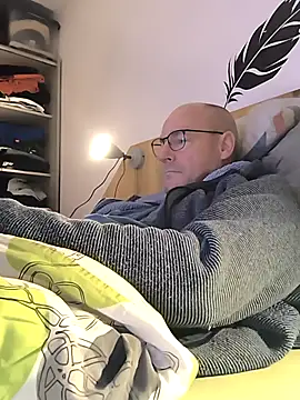 bogland33 online show from November 14, 2025, 7:50 pm