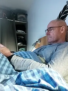 bogland33 online show from February 12, 2026, 7:02 pm