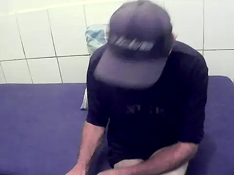 Snapshot of pierdona chatting on February 3, 2026, 7:52 pm pierdona online show from February 3, 2026, 7:52 pm