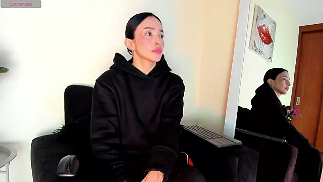 victoria  lace  online show from February 23, 2026, 1:29 am