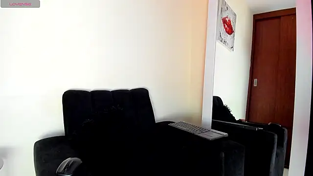 victoria  lace  online show from February 3, 2026, 12:21 am