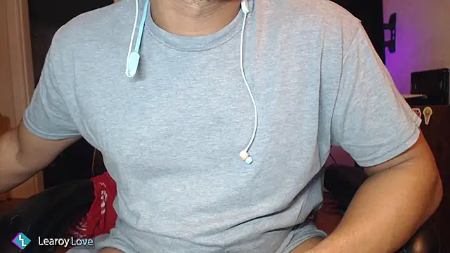 Snapshot of Learoy_Love chatting on December 5, 2024, 5:54 am Learoy Love online show from December 5, 2024, 5:54 am