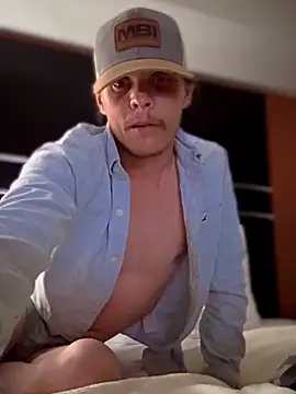 Snapshot of devinshd chatting on February 22, 2026, 2:03 am devinshd online show from February 22, 2026, 2:03 am