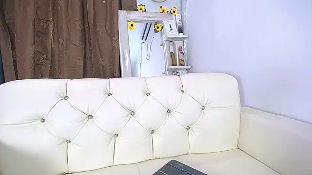 alaia 03 online show from February 21, 2025, 12:38 pm