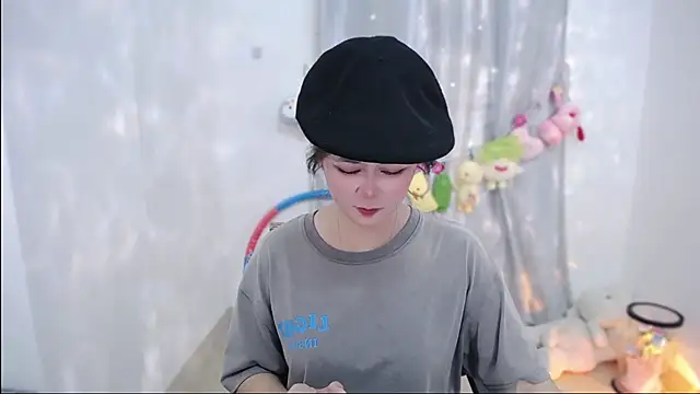 Snapshot of Fan_ting chatting on October 16, 2025, 2:09 am Fan ting online show from October 16, 2025, 2:09 am