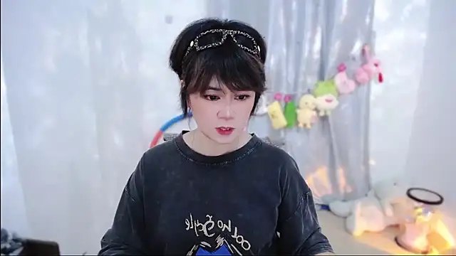 Snapshot of Fan_ting chatting on November 1, 2025, 2:33 pm Fan ting online show from November 1, 2025, 2:33 pm