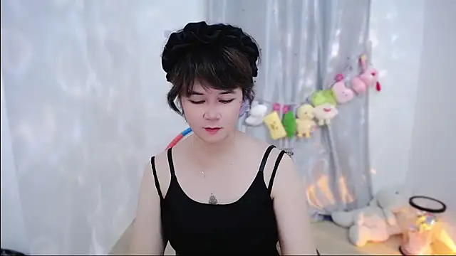 Snapshot of Fan_ting chatting on October 17, 2025, 5:04 pm Fan ting online show from October 17, 2025, 5:04 pm