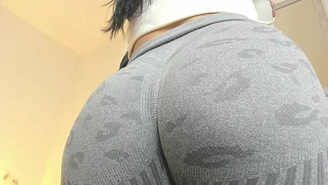 Snapshot of evelin_leroy chatting on November 6, 2025, 12:09 pm evelin leroy online show from November 6, 2025, 12:09 pm