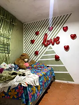 Evabigass online show from November 24, 2025, 8:09 pm