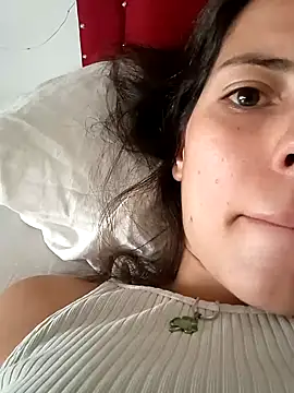 Snapshot of Alma-Mora chatting on January 23, 2025, 3:43 pm Alma-Mora online show from January 23, 2025, 3:43 pm