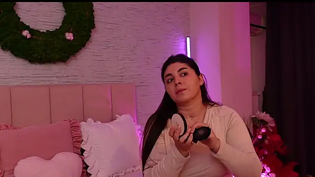 RachelSwaan online show from October 21, 2025, 5:18 am