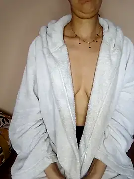 Zomorodaa  online show from April 3, 2026, 5:52 pm