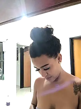 Snapshot of evafoxs chatting on October 15, 2025, 5:17 am evafoxs online show from October 15, 2025, 5:17 am