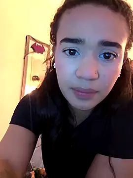 Snapshot of evafoxs chatting on October 18, 2025, 9:17 pm evafoxs online show from October 18, 2025, 9:17 pm