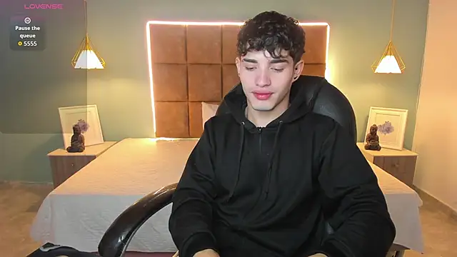 AlejooTwink online show from November 29, 2025, 2:34 am