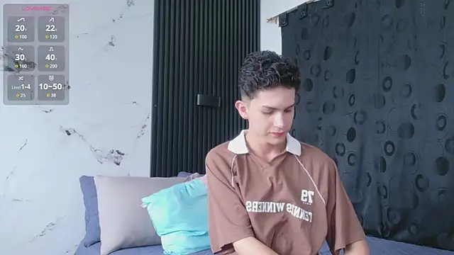 Noah tyler  online show from May 22, 2026, 8:07 pm