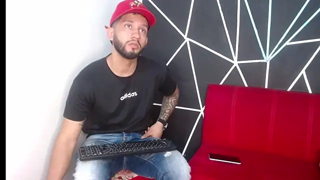 maxXximo777 online show from December 7, 2024, 1:41 am