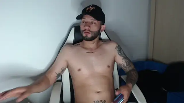 maxXximo777 online show from March 4, 2025, 1:06 pm